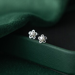 Minimalist Instagram-Style Niche Exquisite Elegant 925 Sterling Silver Pearl Floral Motif Earrings