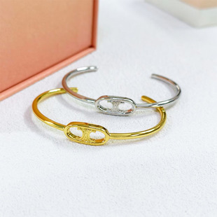 European-American Style Versatile Niche Alloy Bangle