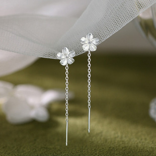 New Light Luxury Instagram-Style Versatile Niche Elegant Alloy Earrings, Best Seller