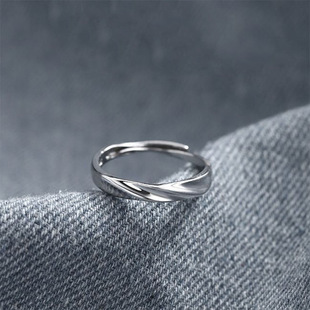 Minimalist Versatile Office Alloy Mobius Strip Ring