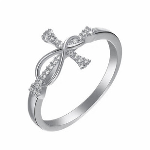 Minimalist Statement Alloy Cross Motif Mobius Strip Ring