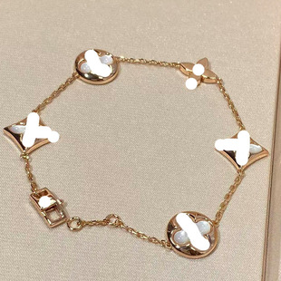 Light Luxury 18K Gold-Plated Clover Motif Mother-of-Pearl Accent Bracelet, Cross-Border Best Seller