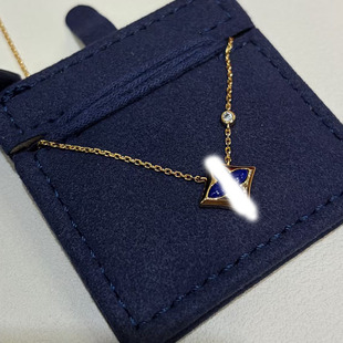 Light Luxury 18K Gold-Plated Clover Motif Mother-of-Pearl Accent Necklace